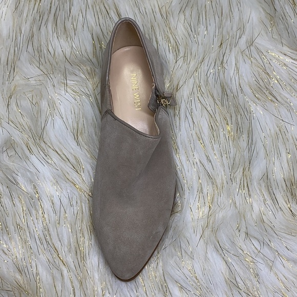 Nine West - Light Grey Suede Bootie Size 7.5 - Picture 10 of 14
